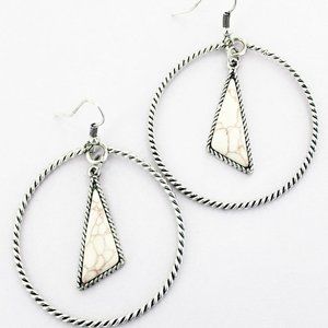 MONTENEGRO NATURAL TRIANGLE HOOP EARRINGS